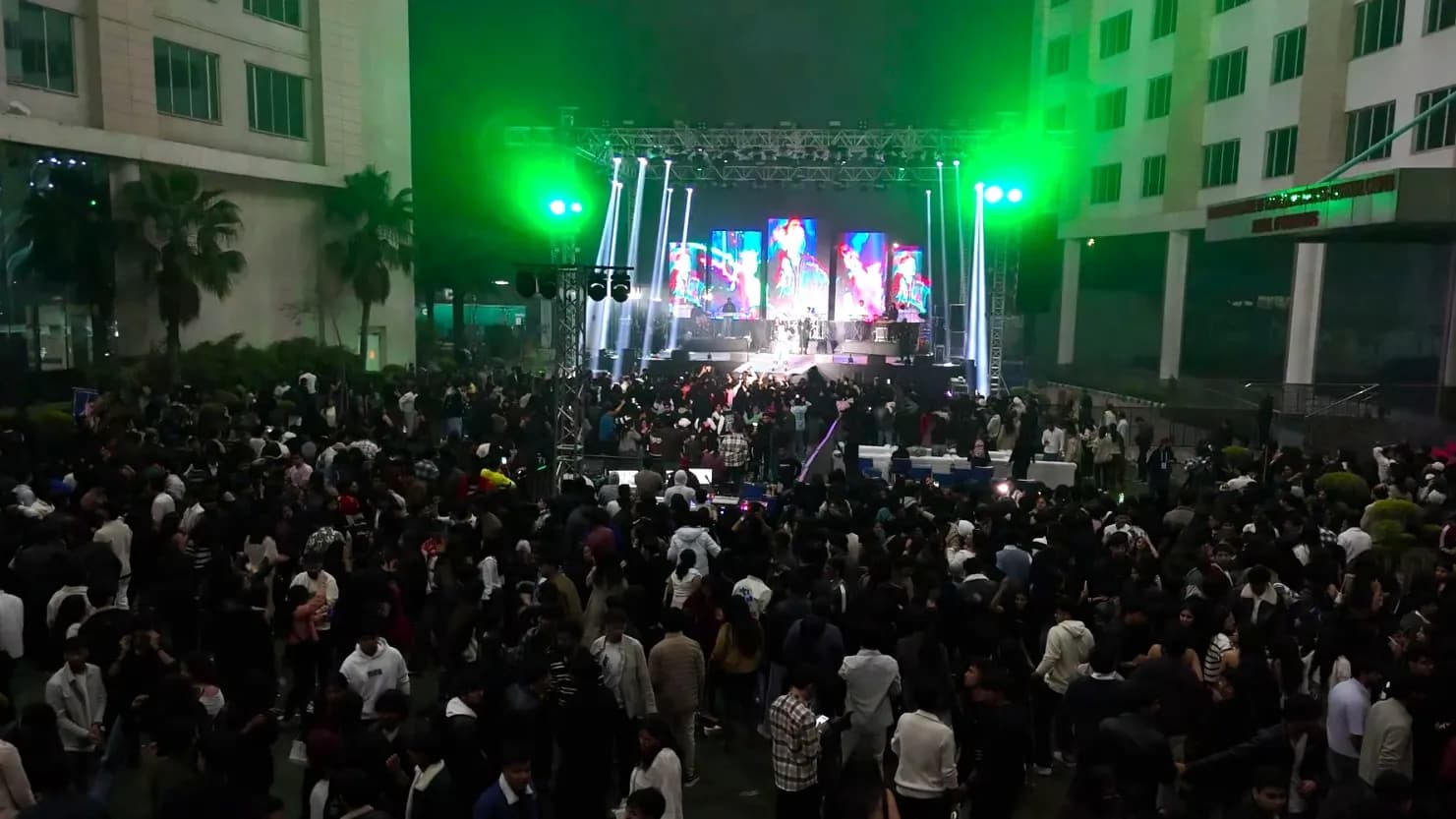 VIPS-TC & DSB Annual Fest: Sunanda Sharma and Nizami Brothers Perform for 9,000+ Students